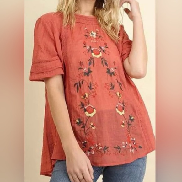 DISCOUNTED SHIPPING! Umgee Embroidered Top - So pretty! Size M • Pre-owned - Picture 2 of 5
